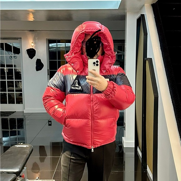2022 Winter Moncler ski jacket red shell in excellent condition men’s size 3